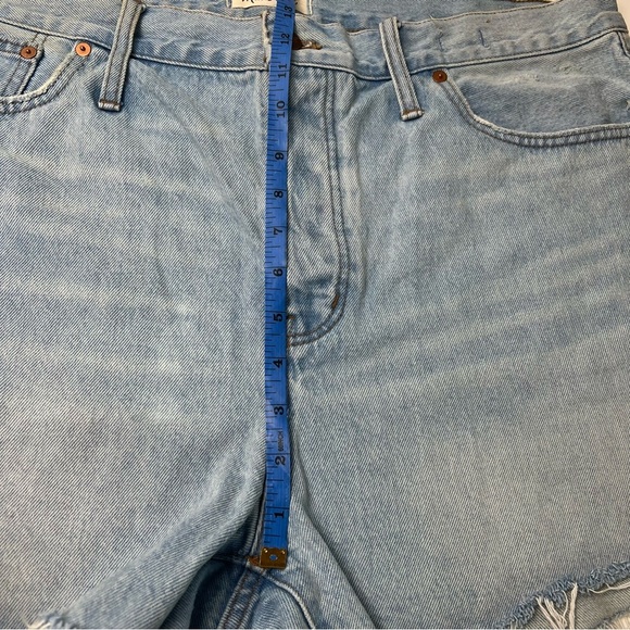MADEWELL Relaxed Denim Lightwash Distressed Frayed Hem Shorts SZ 33 - Picture 11 of 13